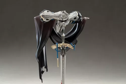 Reverse: 1999 Limepie Series PVC Statue Knight 17 cm