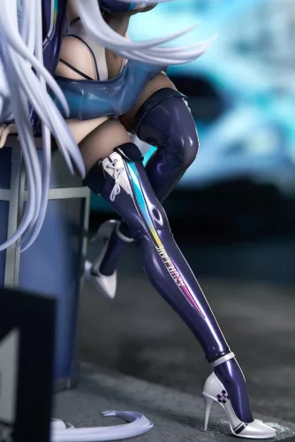 Azur Lane PVC Figure 1/7 Shinano Moonlit Chrome Ver. 25 cm
