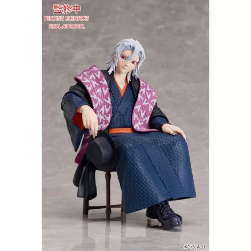 Demon Slayer: Kimetsu no Yaiba Szobor Tengen Uzui 17 cm