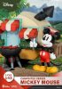 Disney D-Stage Campsite Series PVC Dioráma Mickey Mouse 10 cm