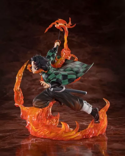 Demon Slayer: Kimetsu no Yaiba FiguartsZERO PVC Szobor Kamado Tanjiro (Kyojuro Rengoku's Sword Guard Ver.) 19 cm