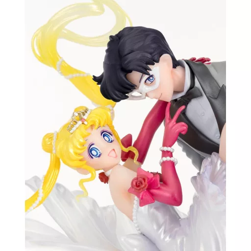 Sailor Moon FiguartsZERO Chouette PVC Szobor Usagi & Tuxedo Mask Moonlight Glow Edition 24 cm