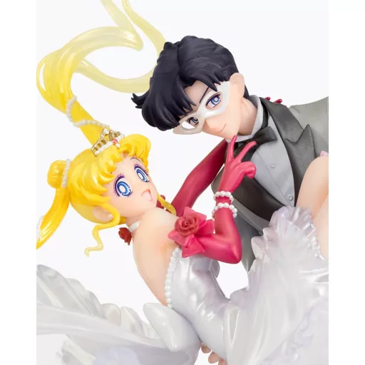 Sailor Moon FiguartsZERO Chouette PVC Szobor Usagi & Tuxedo Mask Moonlight Glow Edition 24 cm