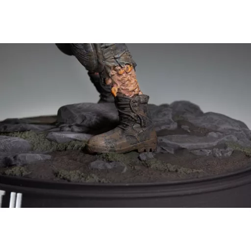 The Last of Us Part II PVC Szobor Armored Clicker 22 cm