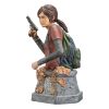 The Last of Us Mellszobor Ellie with Handgun Mellszobor 19 cm