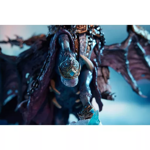 World of Warcraft Statue The Lich King & Invincible 68 cm