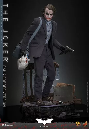 The Dark Knight DX Action Figure 1/6 The Joker (Bank Robber Version) 30 cm