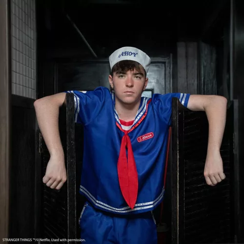 Stranger Things: Scoops Ahoy Steve Costume Size S/M