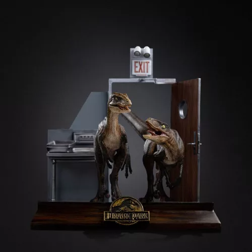 Jurassic Park Art Scale Statue 1/10 Raptors at the Kitchen's Door 28 cm