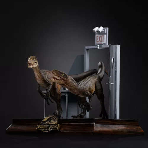 Jurassic Park Art Scale Statue 1/10 Raptors at the Kitchen's Door 28 cm