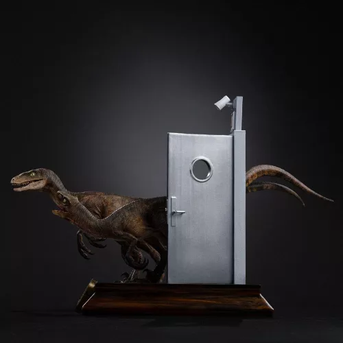 Jurassic Park Art Scale Statue 1/10 Raptors at the Kitchen's Door 28 cm
