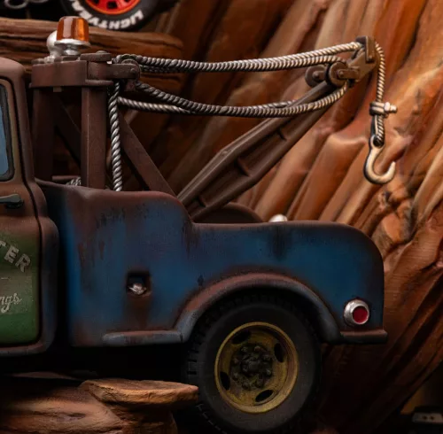 Cars Deluxe Art Scale Szobor 1/10 Lightning Mcqueen & Tow Mater 31 cm