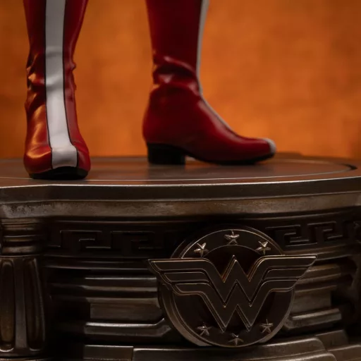 DC Comics Legacy Replica Statue 1/4 Wonder Woman 56 cm