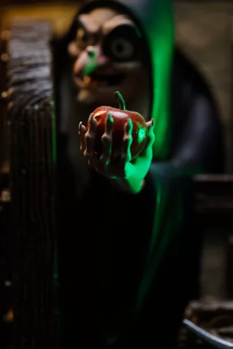 Snow White and the Seven Dwarves Art Scale Szobor 1/10 Snow White and Dopey Deluxe Edition 21 cm