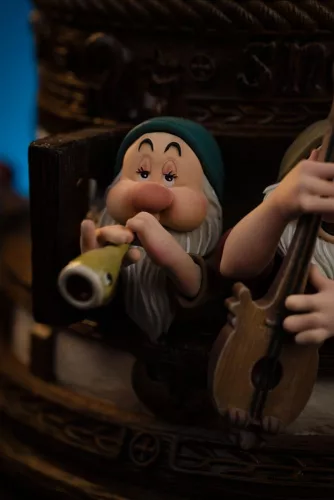 Snow White and the Seven Dwarves Art Scale Szobor 1/10 Snow White and Dopey Deluxe Edition 21 cm