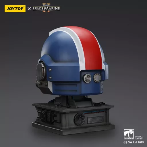 Warhammer 40,000: Space Marine 2 Replica Ultramarines Lieutenant Titus helmet with Display Stand 44 cm