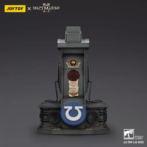 Warhammer 40,000: Space Marine 2 Replica Ultramarines Lieutenant Titus helmet with Display Stand 44 cm