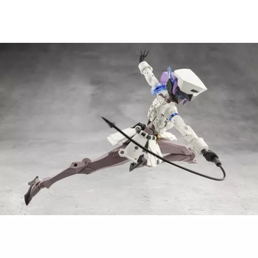 Megalomaria Unlimited Universe Plastic Model Kit Vanguard Leader 16 cm