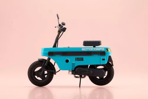 Megami Device Buster Doll Series Plastic Model Kit 1/1 Knight Alice with Honda AB12 Motocompo 15 cm