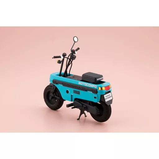 Megami Device Buster Doll Series Plastic Model Kit 1/1 Knight Alice with Honda AB12 Motocompo 15 cm