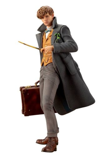 Fantastic Beasts 2 ARTFX+ PVC Szobor 1/10 Newt Scamander 18 cm