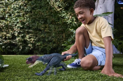 Jurassic World: Survival Action Figure Charge 'N Chomp Carnotaurus