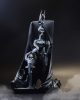 DC Direct Resin Szobor 1/10 Batman Black & White by Bill Sienkiewicz 20 cm