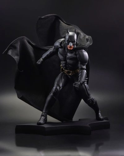 DC Direct Resin Szobor DC Movie Szobor Batman (The Dark Knight) 24 cm