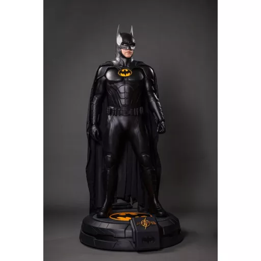 The Flash Life-Size Statue Batman Keaton 2 211 cm