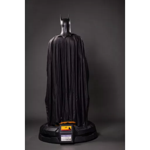 The Flash Life-Size Statue Batman Keaton 2 211 cm