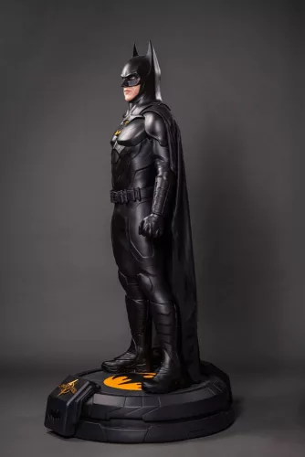 The Flash Life-Size Statue Batman Keaton 2 211 cm