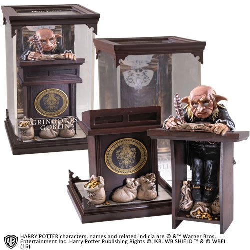 Harry Potter Magical Creatures Szobor Gringotts Goblin 19 cm