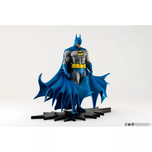 Batman PX PVC Szobor 1/8 Batman Classic Version 27 cm