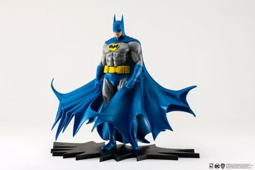 Batman PX PVC Szobor 1/8 Batman Classic Version 27 cm