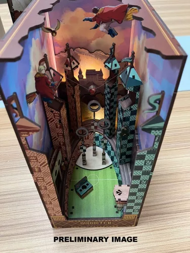 Harry Potter Tiny Adventures Book Nook Mini Dioráma Quidditch Pitch 23 cm