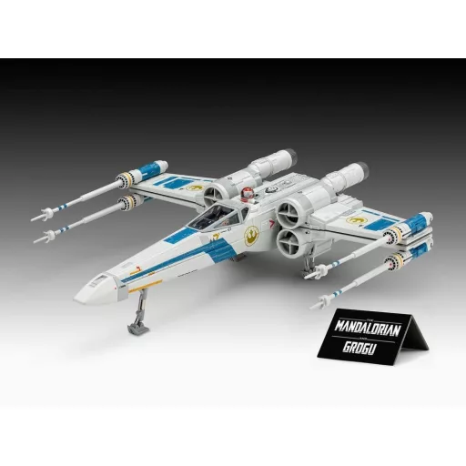 Star Wars The Mandalorian and Grogu Revell Model Kit 1/57 New Republic X-Wing Fighter 22 cm