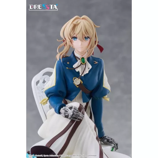 Violet Evergarden Dressta PVC Figura Violet Evergarden 17 cm