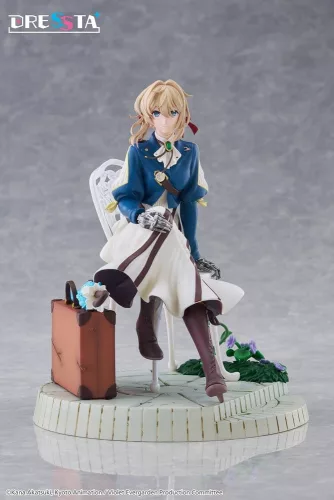 Violet Evergarden Dressta PVC Figura Violet Evergarden 17 cm