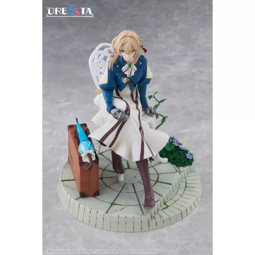 Violet Evergarden Dressta PVC Figura Violet Evergarden 17 cm