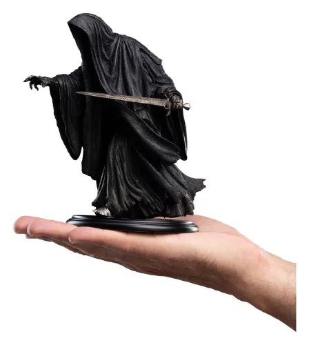 The Lord of the Rings Trilogy Mini Statue Ringwraith at the Prancing Pony 18 cm