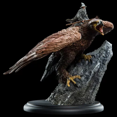 The Lord of the Rings Gandalf on Gwaihir Szobor